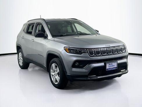Used 2022 Jeep Compass Latitude AWD/4WD image 3