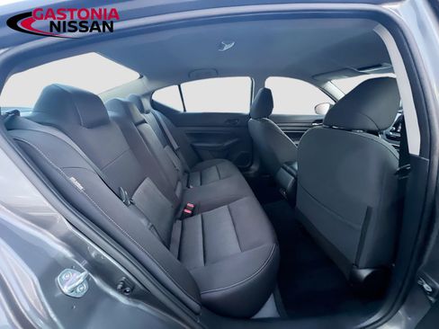 Used 2024 Nissan Altima 2.5 SV image 33