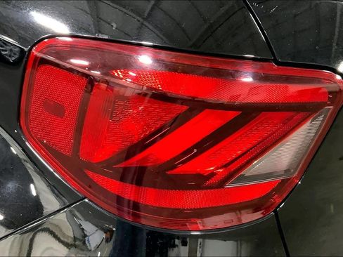 Used 2022 Hyundai Venue SEL FWD image 29