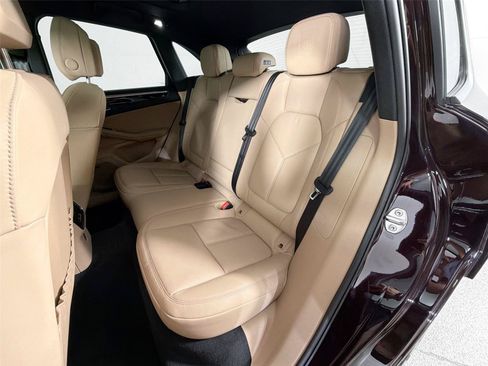 Certified 2026 Porsche Macan AWD/4WD image 26