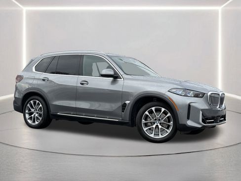 Used 2026 BMW X5 xDrive40i image 2