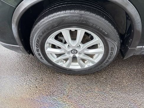 Used 2018 Nissan Rogue SV w/ Premium Package image 44