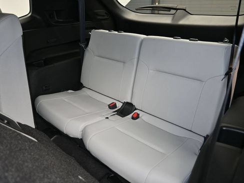 Used 2025 Mitsubishi Outlander SEL FWD image 25