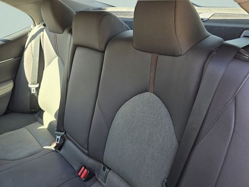 Used 2018 Toyota Camry LE FWD image 23