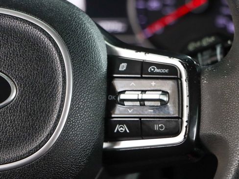 Used 2021 Kia Sorento LX image 14