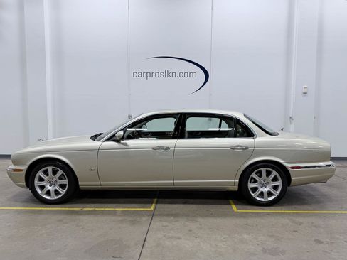 Used 2006 Jaguar XJ8 RWD image 4