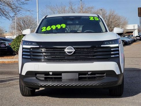 Certified 2025 Nissan Kicks SV w/ Illumination Package image 10