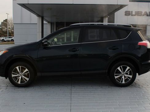 Used 2018 Toyota RAV4 XLE image 2