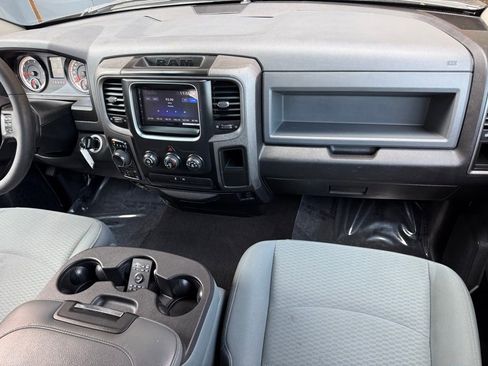 Used 2017 RAM 1500 Express AWD/4WD image 16