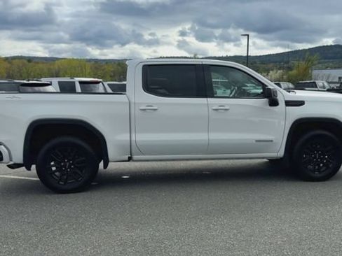 Used 2023 GMC Sierra 1500 Elevation AWD/4WD image 9