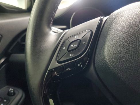 Used 2018 Toyota C-HR XLE image 22