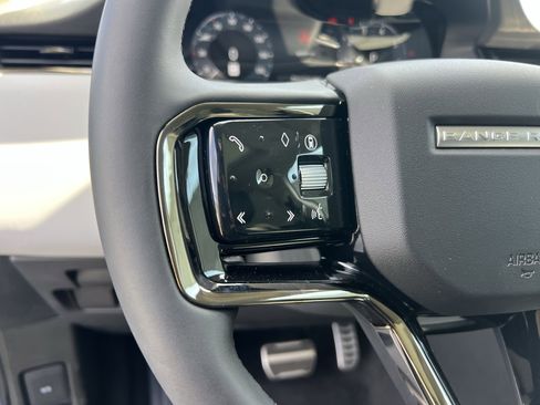 Certified 2025 Land Rover Range Rover Evoque Dynamic SE image 19