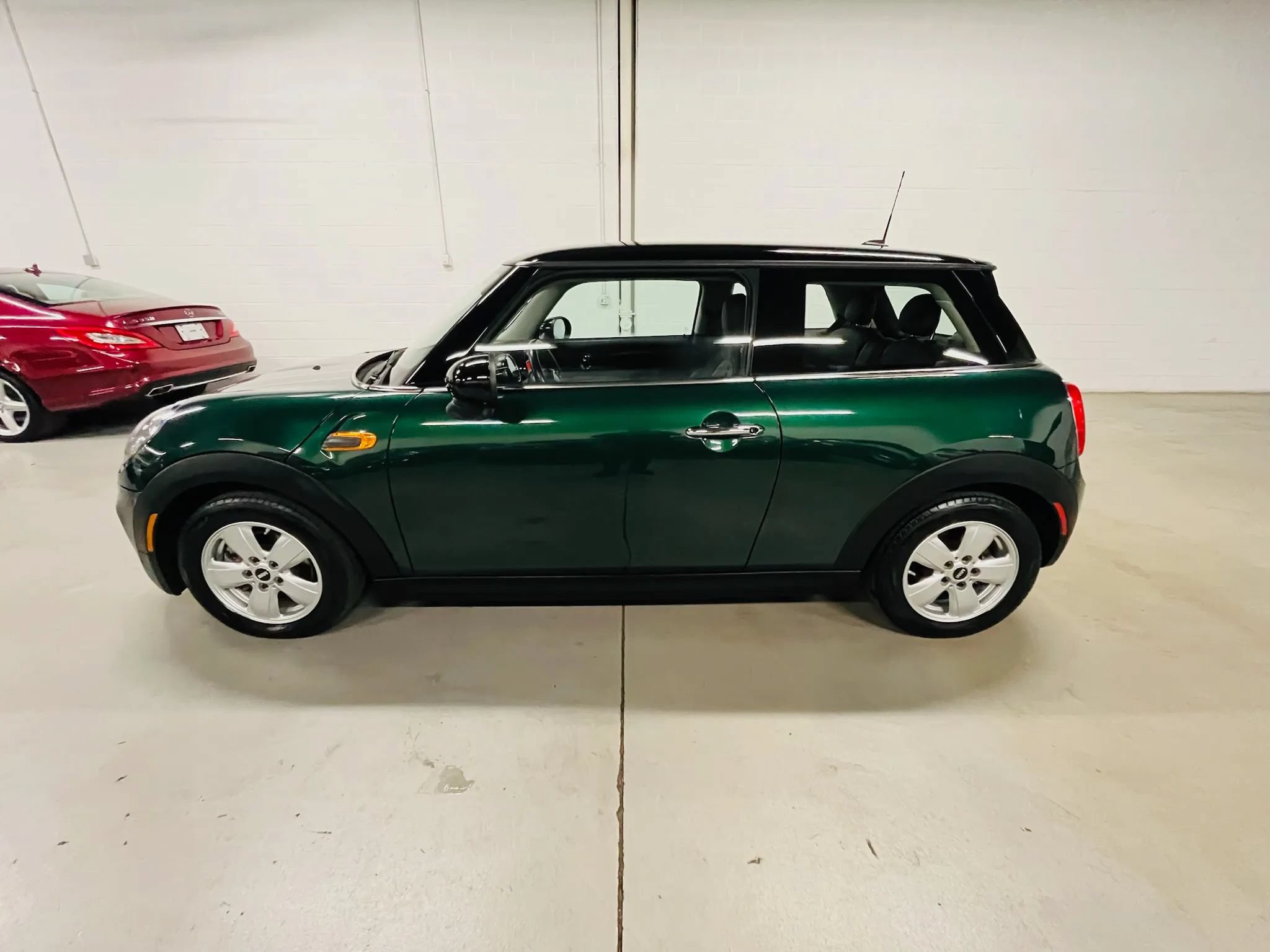 Used 2015 MINI Cooper 2-Door Hardtop FWD image 5
