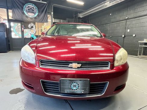 Used 2009 Chevrolet Impala LT FWD image 2