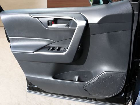 Used 2025 Toyota RAV4 XLE image 11