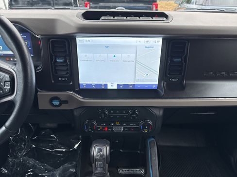 Certified 2022 Ford Bronco Wildtrak image 5