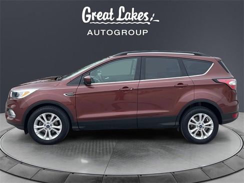 Used 2018 Ford Escape SE image 2
