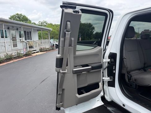Used 2019 Ford F150 XLT w/ Equipment Group 302A Luxury AWD/4WD image 22