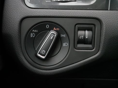 Used 2018 Volkswagen Golf Alltrack SE image 26