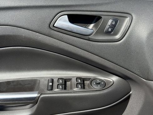 Used 2018 Ford Escape SE FWD image 23