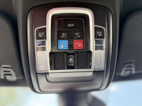 Used 2025 RAM 1500 Big Horn AWD/4WD image 40