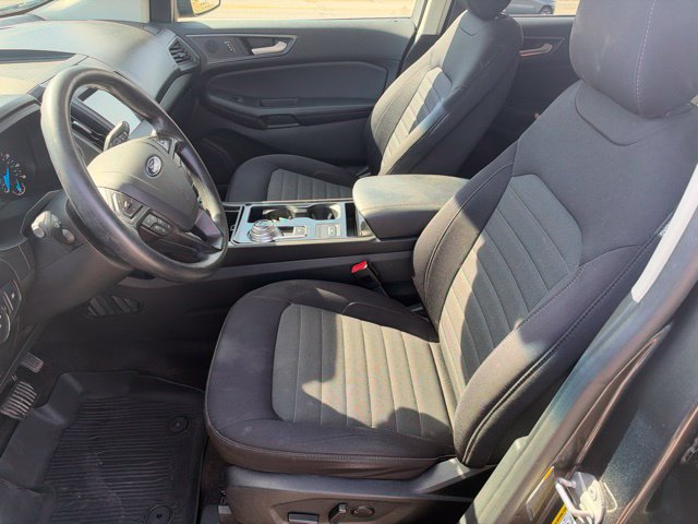 Used 2020 Ford Edge SE FWD image 11