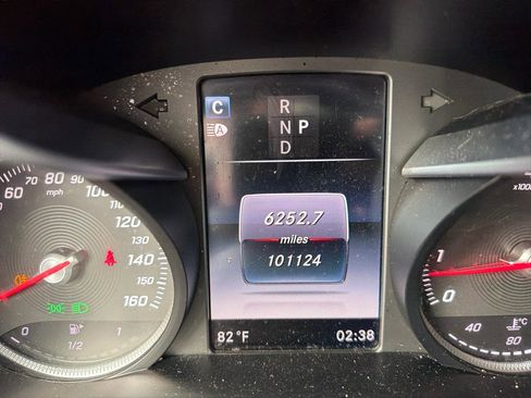 Used 2016 Mercedes-Benz GLC 300 4MATIC image 32