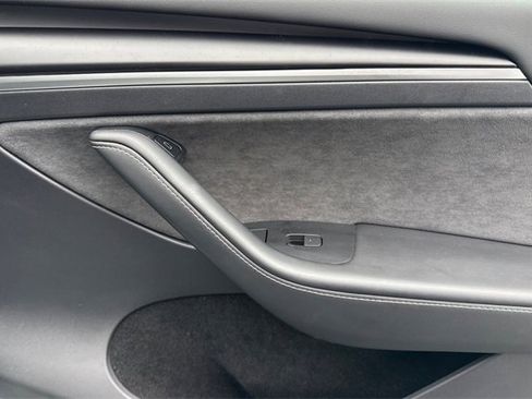 Used 2023 Tesla Model Y Long Range image 23