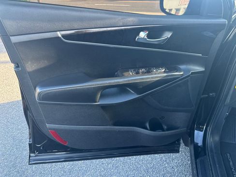 Used 2017 Kia Sorento FWD image 10