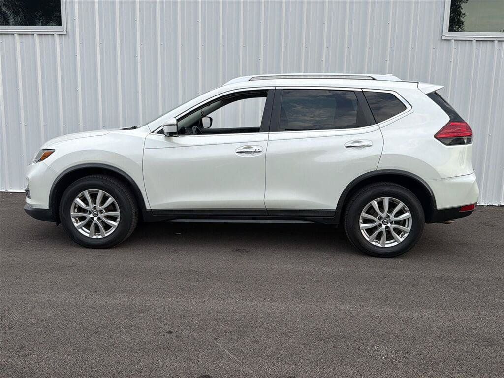 Used 2017 Nissan Rogue SV w/ SV Premium Package AWD/4WD image 8
