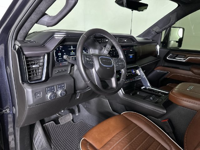 Used 2025 GMC Sierra 2500 Denali Ultimate AWD/4WD image 10