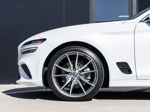 Used 2023 Genesis G70 2.0T image 11