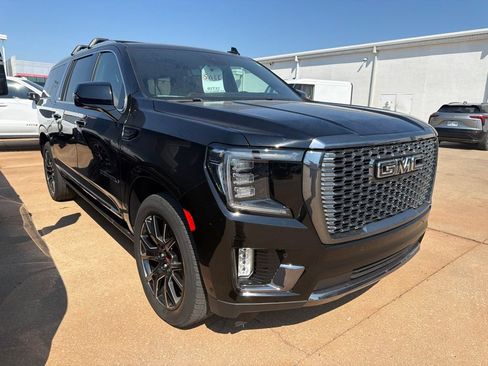 Used 2024 GMC Yukon XL Denali Ultimate w/ LPO, Illumination Package AWD/4WD image 3