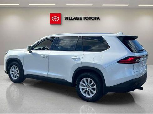 Certified 2024 Toyota Grand Highlander XLE FWD image 3