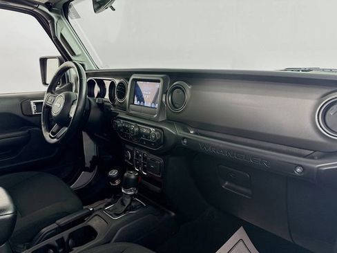 Used 2022 Jeep Wrangler Unlimited Sport image 27