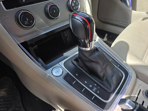 Used 2016 Volkswagen Golf Limited Edition FWD image 13