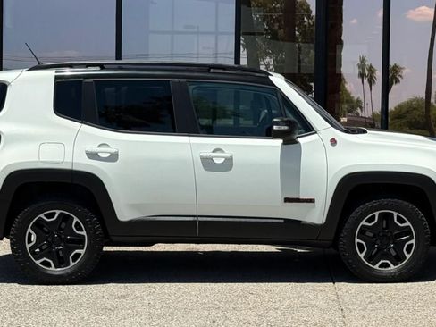 Used 2015 Jeep Renegade Trailhawk w/ Popular Equipment Group AWD/4WD image 14