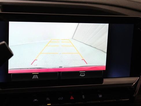 Used 2023 Chevrolet Silverado 1500 LT image 13