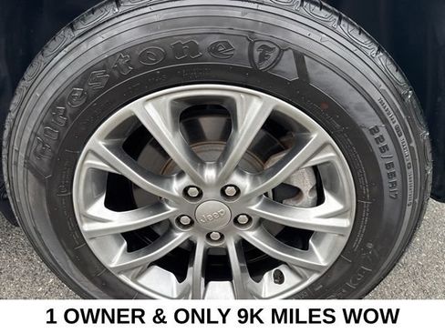 Used 2020 Jeep Cherokee Latitude Plus AWD/4WD image 12