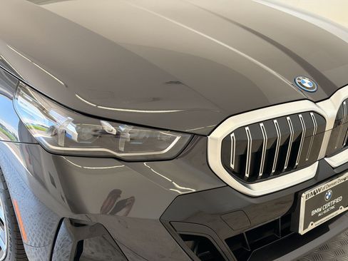 Used 2024 BMW i5 eDrive40i w/ M Sport Package RWD image 12