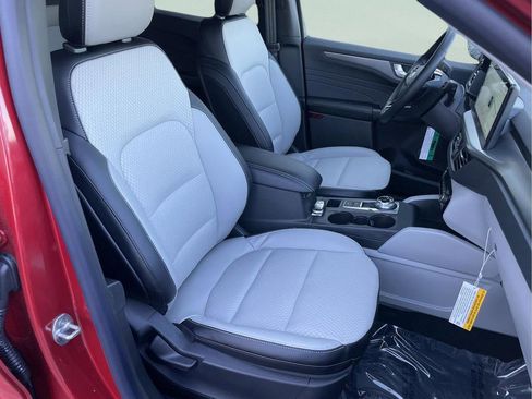 Used 2024 Ford Escape SE FWD image 19