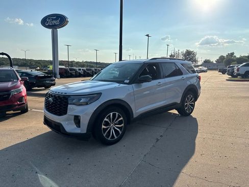 Used 2026 Ford Explorer ST-Line AWD/4WD image 7