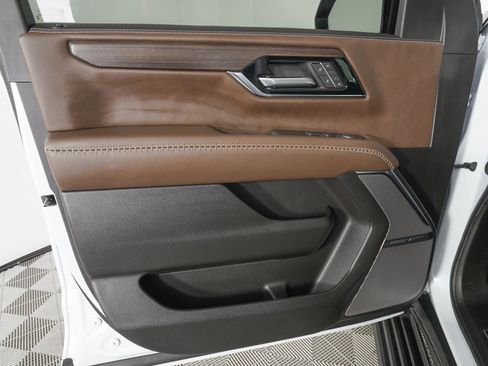 Used 2026 GMC Yukon Denali Ultimate image 17