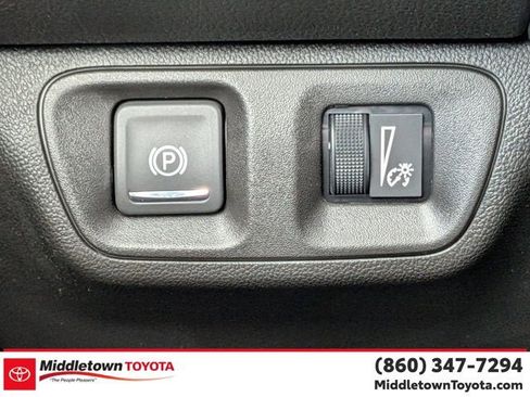 Used 2023 GMC Acadia SLE w/ Driver Convenience Package AWD/4WD image 18
