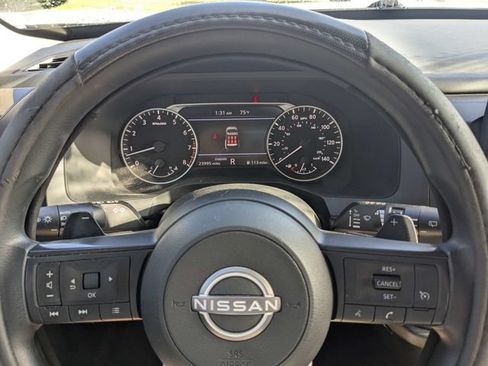 Used 2025 Nissan Pathfinder S FWD image 28