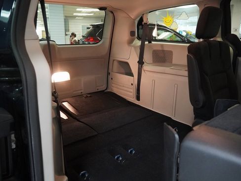 Used 2016 Dodge Grand Caravan SE w/ Quick Order Package 29E SE image 26