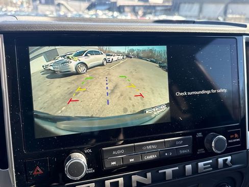 Used 2025 Nissan Frontier SV w/ SV Convenience Package image 21