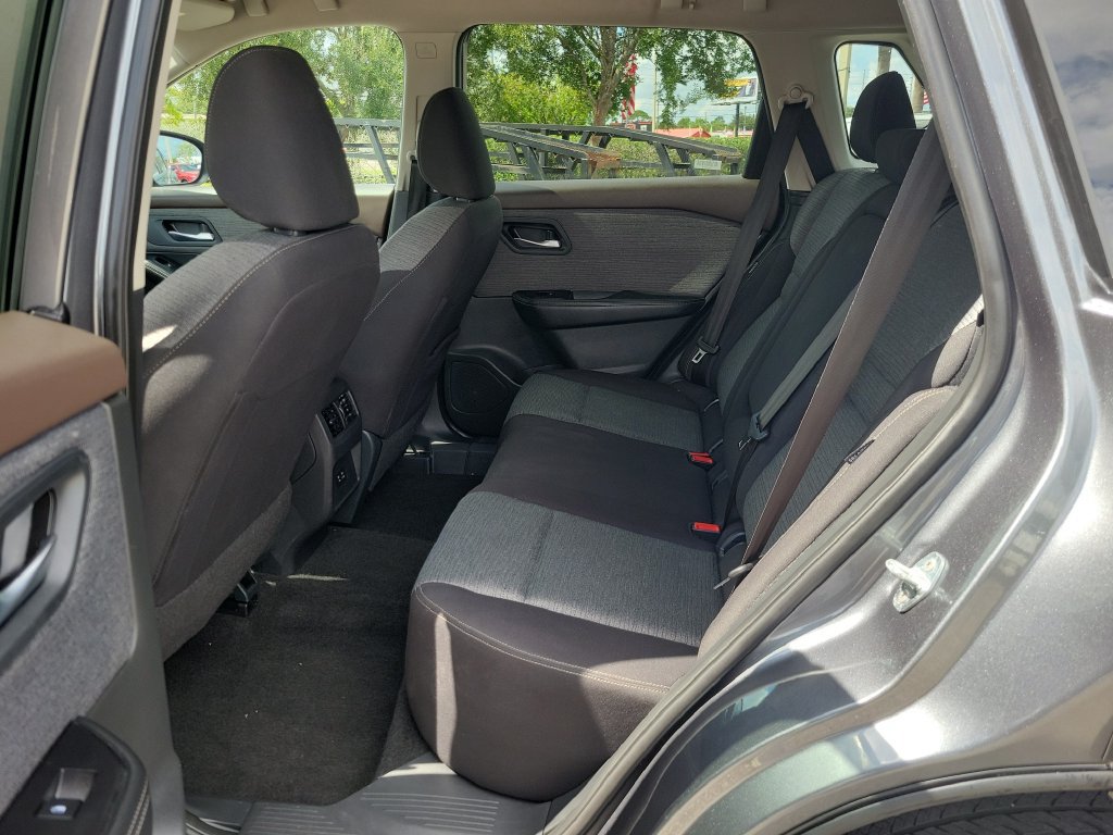 Certified 2023 Nissan Rogue SV FWD image 10