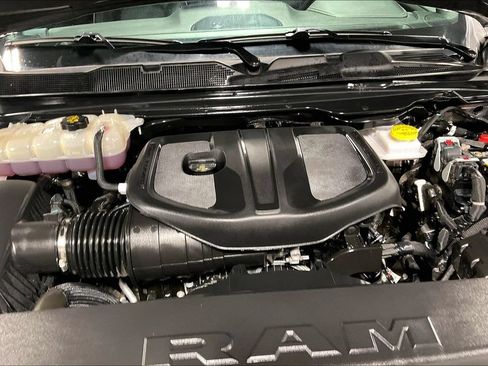 Used 2026 RAM 1500 Laramie AWD/4WD image 40
