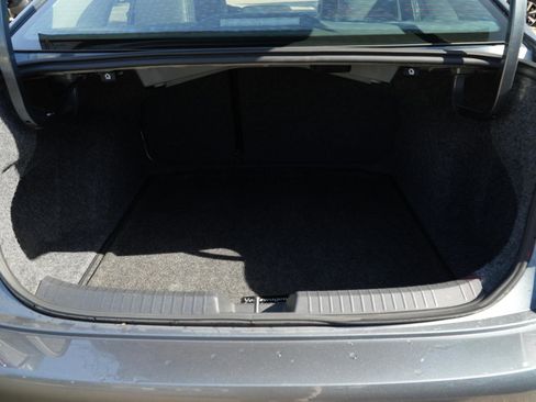 Used 2023 Volkswagen Jetta SE image 8